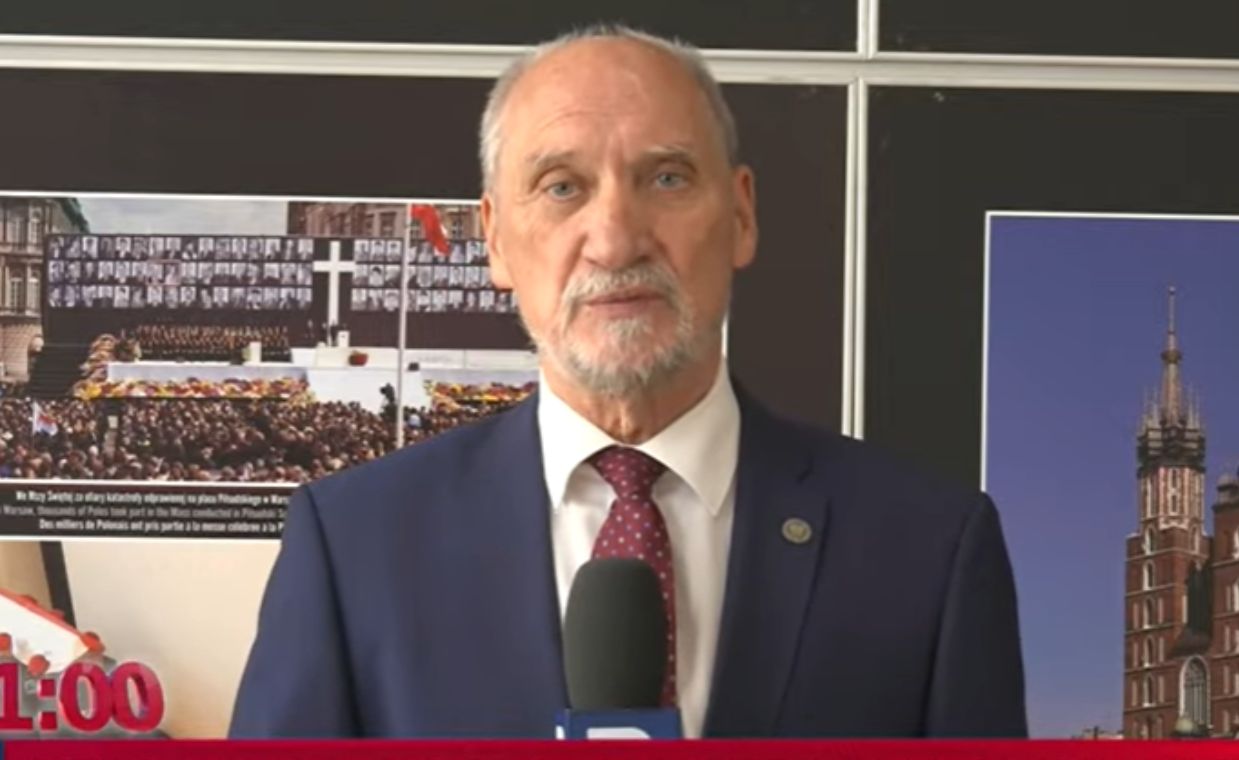 Screen, Antoni Macierewicz