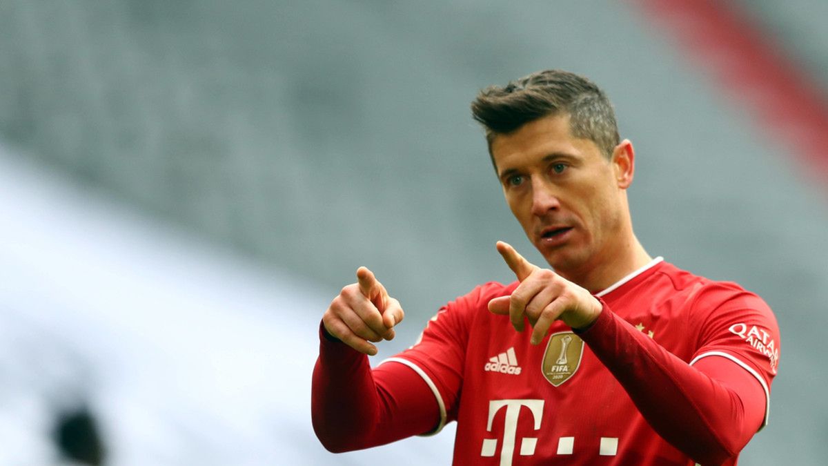 PAP/EPA / Matthias Schrader / Na zdjęciu: Robert Lewandowski