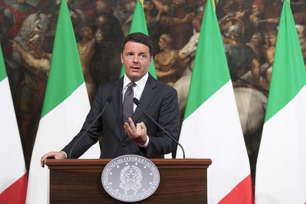 Premier Włoch grozi wetem do unijnego budżetu za imigrantów