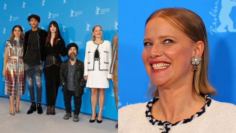 Berlinale 2023. Joanna Kulig pozuje na ściance z Anne Hathaway