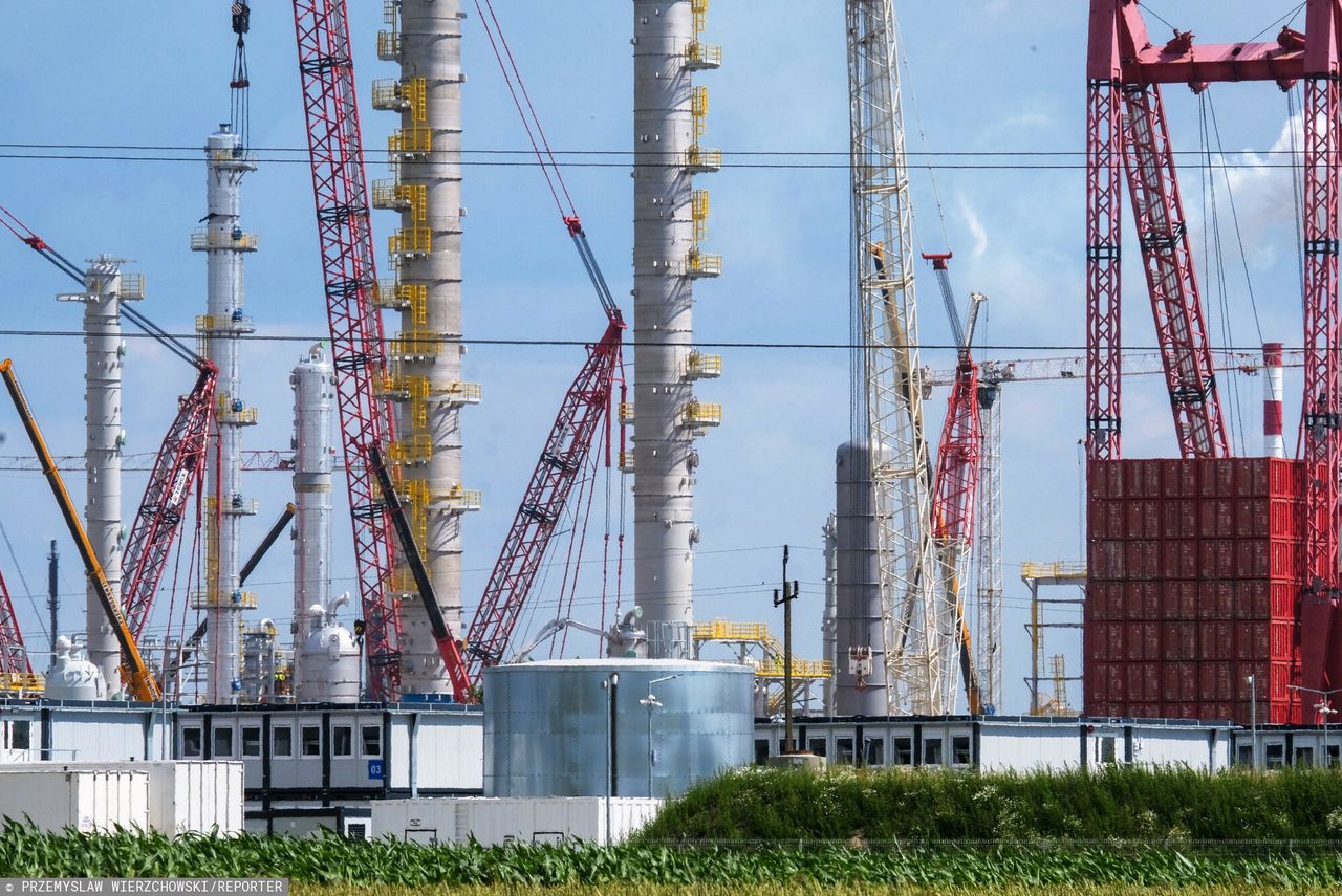 Ważą się losy wielkiej inwestycji Orlenu. "Kontynuacja w dotychczasowej skali nierentowna"