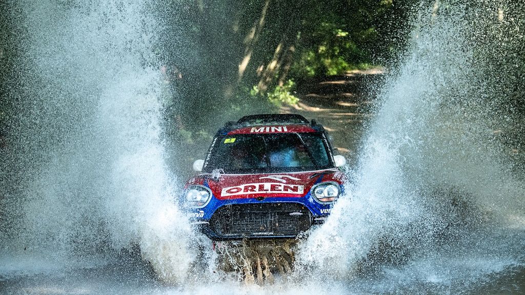 Materiały prasowe / Orlen Team / Na zdjęciu: Jakub Przygoński za kierownicą Mini