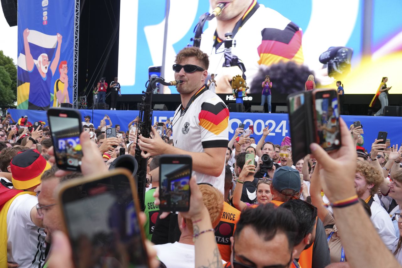 Euro 2024: Saxophonist André Schnura becomes tournament sensation