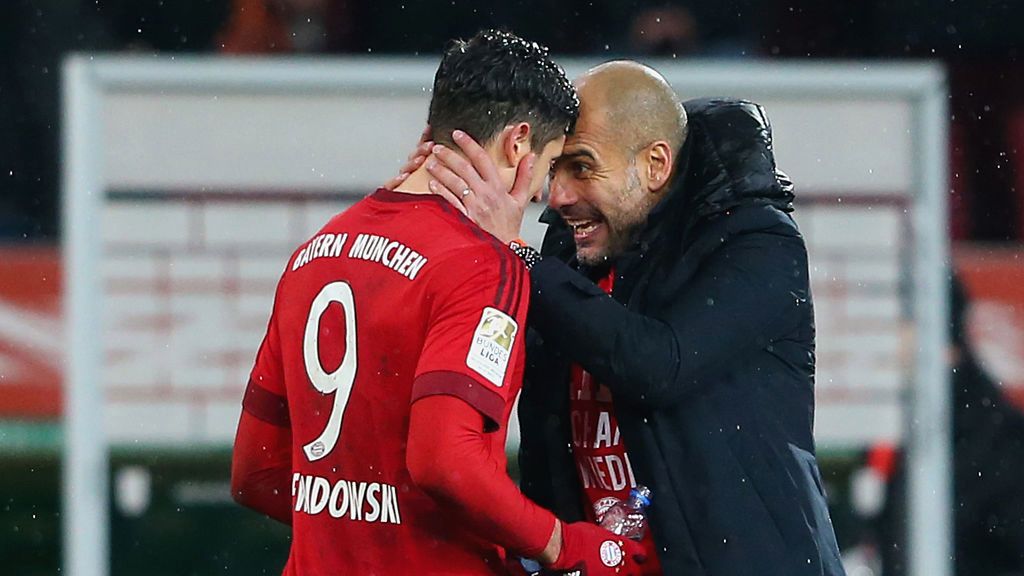 Getty Images / Alexander Hassenstein / Na zdjęciu od lewej: Robert Lewandowski i Pep Guardiola