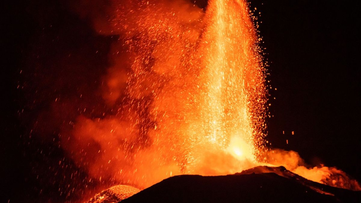 Erupcja wulkanu Etna.