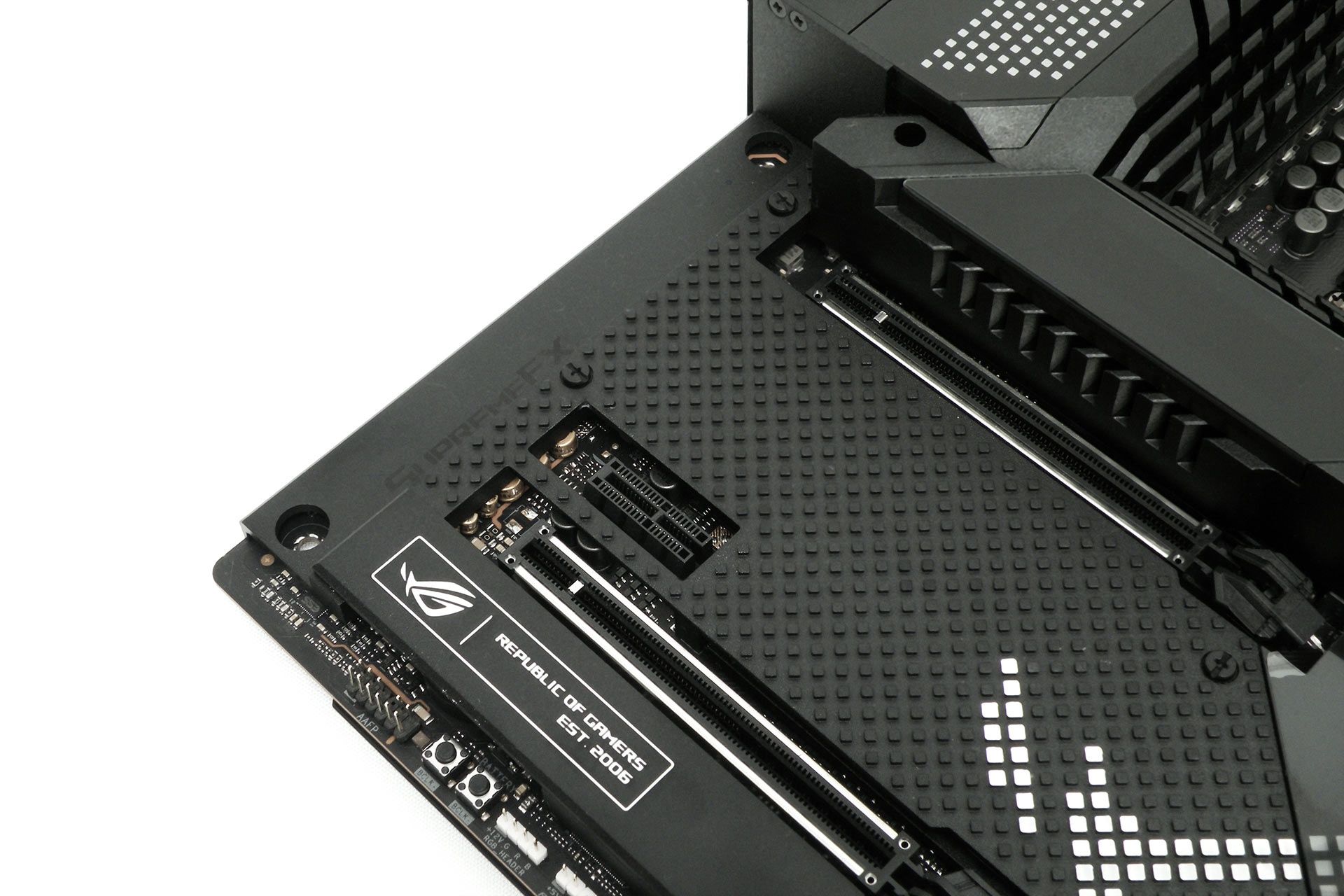 ASUS ROG Maximus Z690 Extreme - sloty
