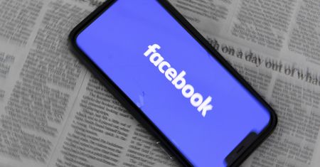 Facebook wypowiada wojnę szczepionkowym fake newsom