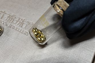 Złoto osiąga rekordowy poziom w oczekiwaniu na decyzję Fed