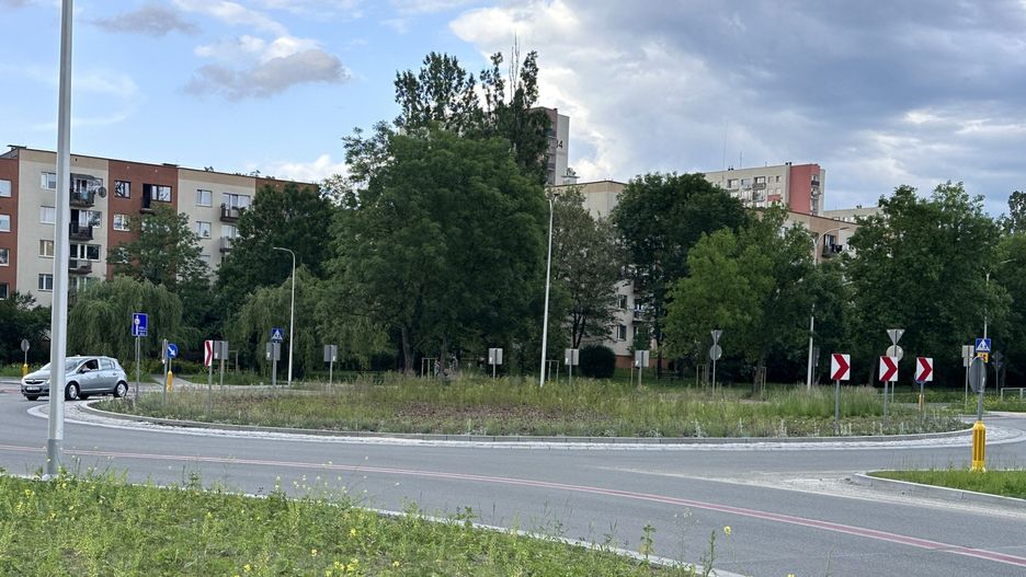 Ronda na ulicy Klonowej i Klonowej z Orkana z nazwami. Tych zasłużonych uhonorują Kielce