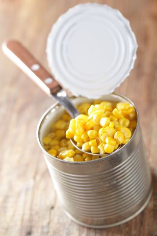 Słodka kukurydza w puszce bez dodatku soli (produkt i płyn)