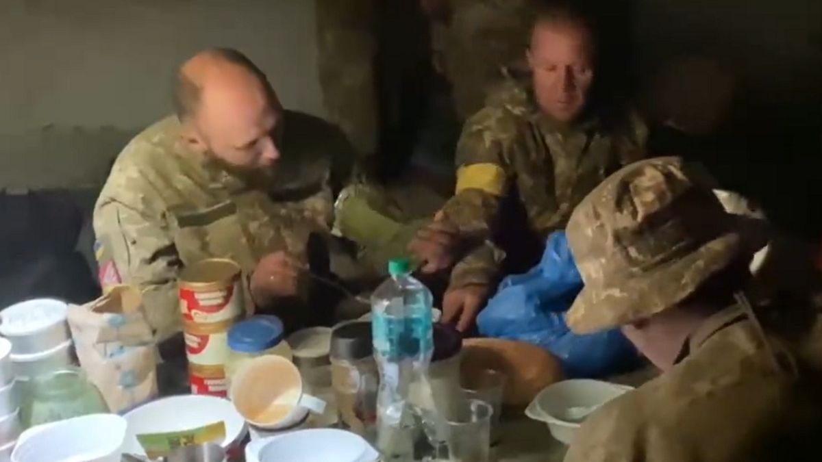 Ukraińscy żołnierze zostali nagrani podczas spożywania posiłku