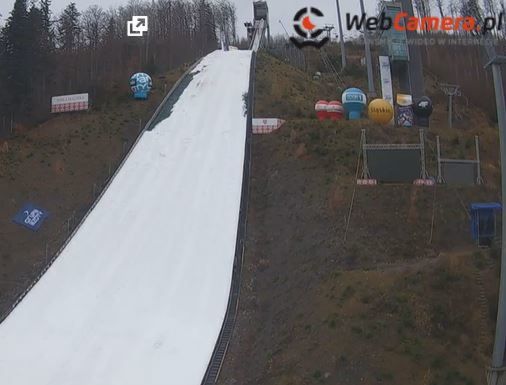 Tak o godzinie 7:00 rano w czwartek wyglądał zeskok skoczni w Wiśle. Fot. kamery/wisla-malinka.com