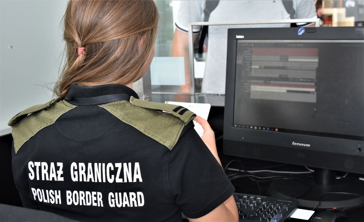 Chciała polecieć na wakacje do Turcji. Kontrola dokumentu zakończyła się zatrzymaniem i grzywną