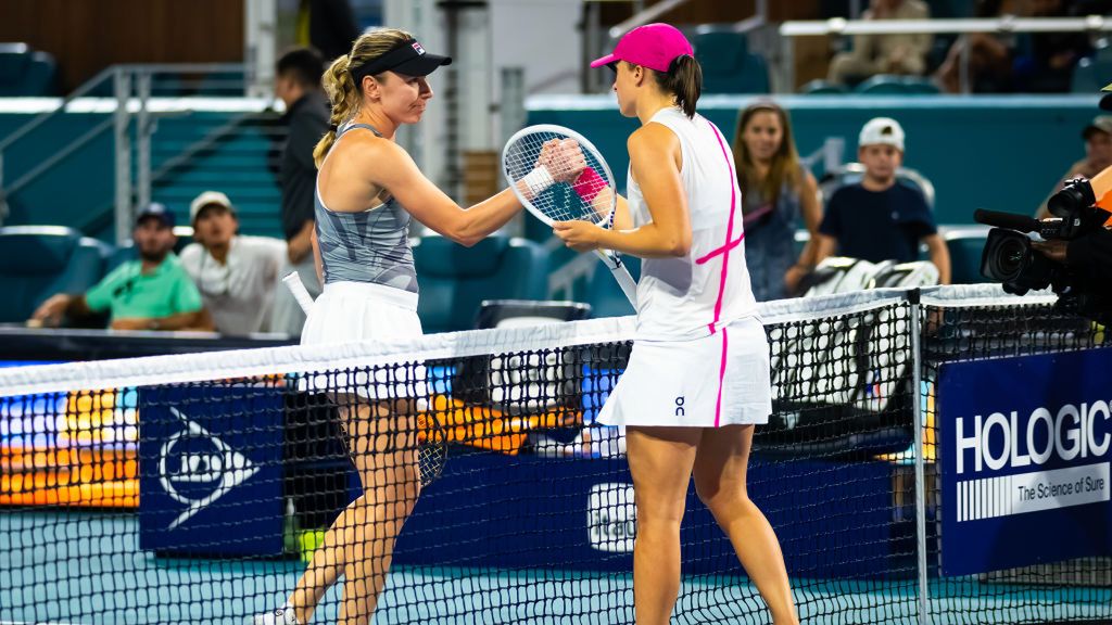 Getty Images / Robert Prange / Na zdjęciu: Jekaterina Aleksandrowa i Iga Świątek