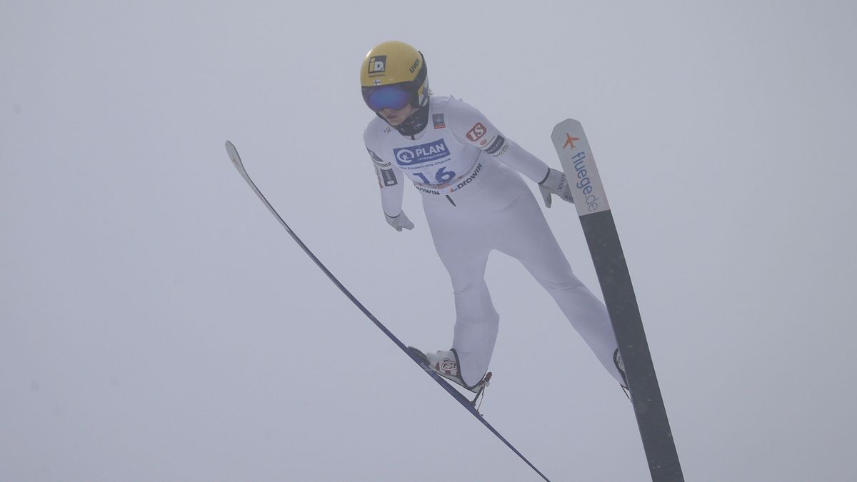 Jenny Rautionaho of Finland in action during the women's large hill first round of the FIS Ski Jumping World Cup in Willingen, Germany, 05 February 2023. EPA/RONALD WITTEK Dostawca: PAP/EPA.