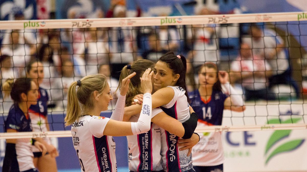 WP SportoweFakty / Kacper Kolenda / Na zdjęciu: siatkarki Chemika Police