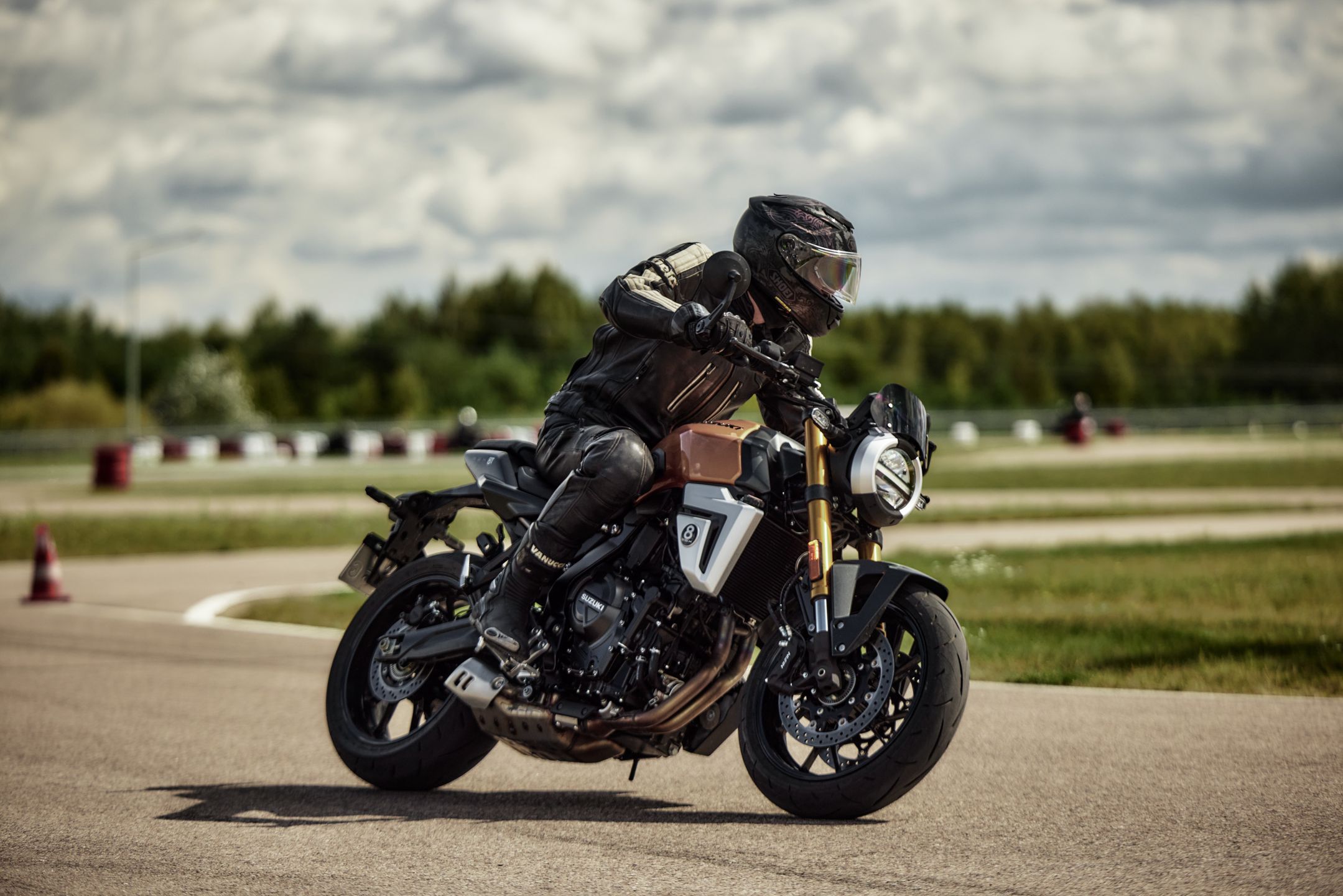 Suzuki GSX-8T