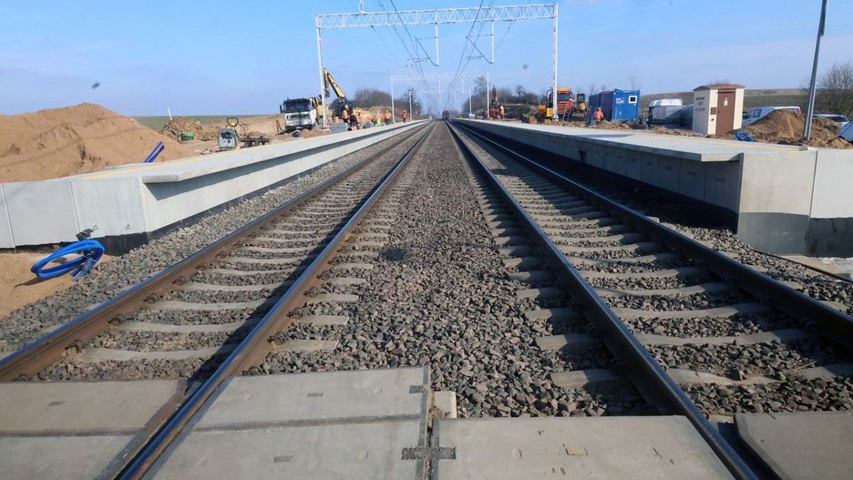 
– Budowa dodatkowych torów na trasie Będzin–Dąbrowa Górnicza jest planowana – zapewnił w Dąbrowie Górniczej wicemarszałek Sejmu Włodzimierz Czarzasty.