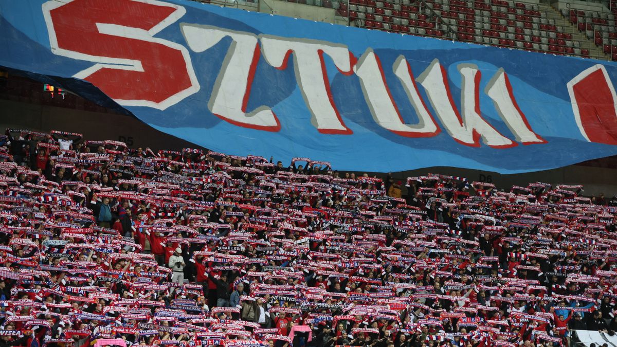 PAP / Leszek Szymański / Na zdjęciu: kibice Wisły Kraków