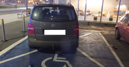 Katowice. Fatalne nawyki kierowców. Tysiące mandatów za złe parkowanie