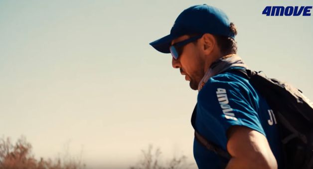 Jerzy Dudek na pustyni promuje 4Move Runmageddon