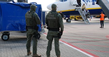 13-latek nie poleciał do domu. Kapitan nie wpuścił go na pokład