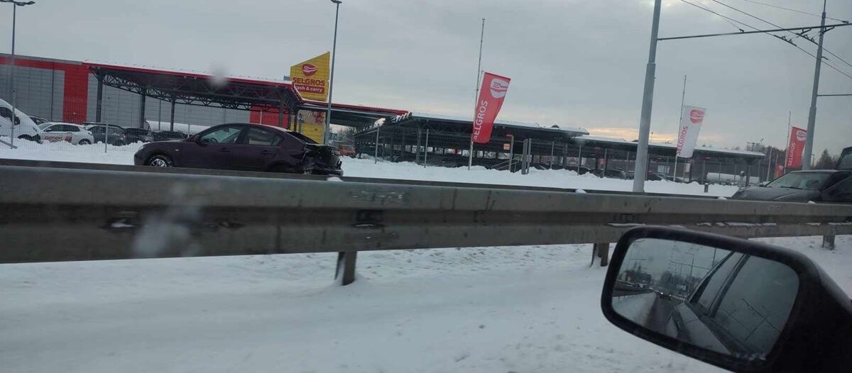 Zderzenie renaulta z mazdą na al. Kraśnickiej