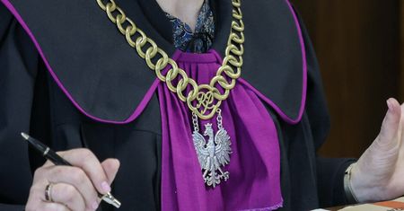 Proces policjantki z Myszkowa. Zastraszyła 11-latka