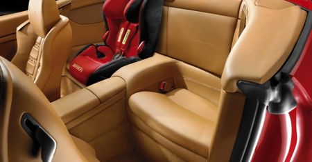Ferrari California zdecydowanie kobiecym pojazdem