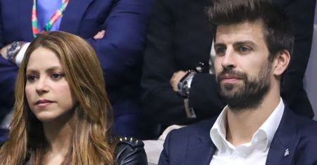 Shakira z synami spędza święta na pustyni, "szukając spokoju". Hiszpańska prasa donosi, że przed wyjazdem POKŁÓCIŁA się z Pique!