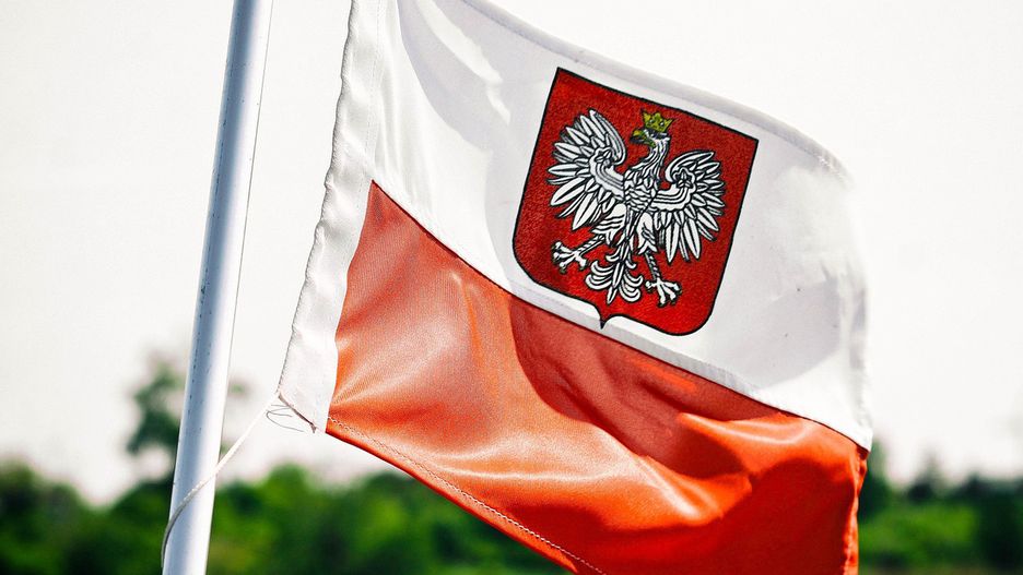 Flaga polski z godłem