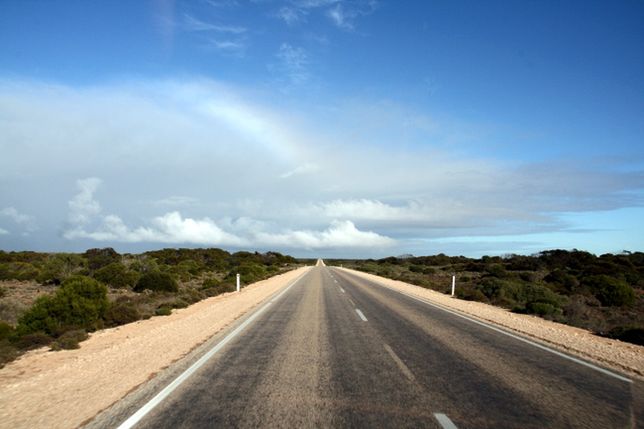 Autostrada Eyre Highway, Australia (fot. Kevin Autret / Shutterstock.com) 