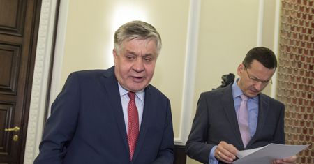 Praca i zarobki w ministerstwie. Morawiecki i Jurgiel najbardziej hojni