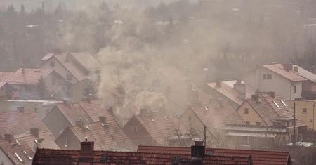 Spór o czyste powietrze na Mazowszu. Prokuratura wkroczyła do akcji