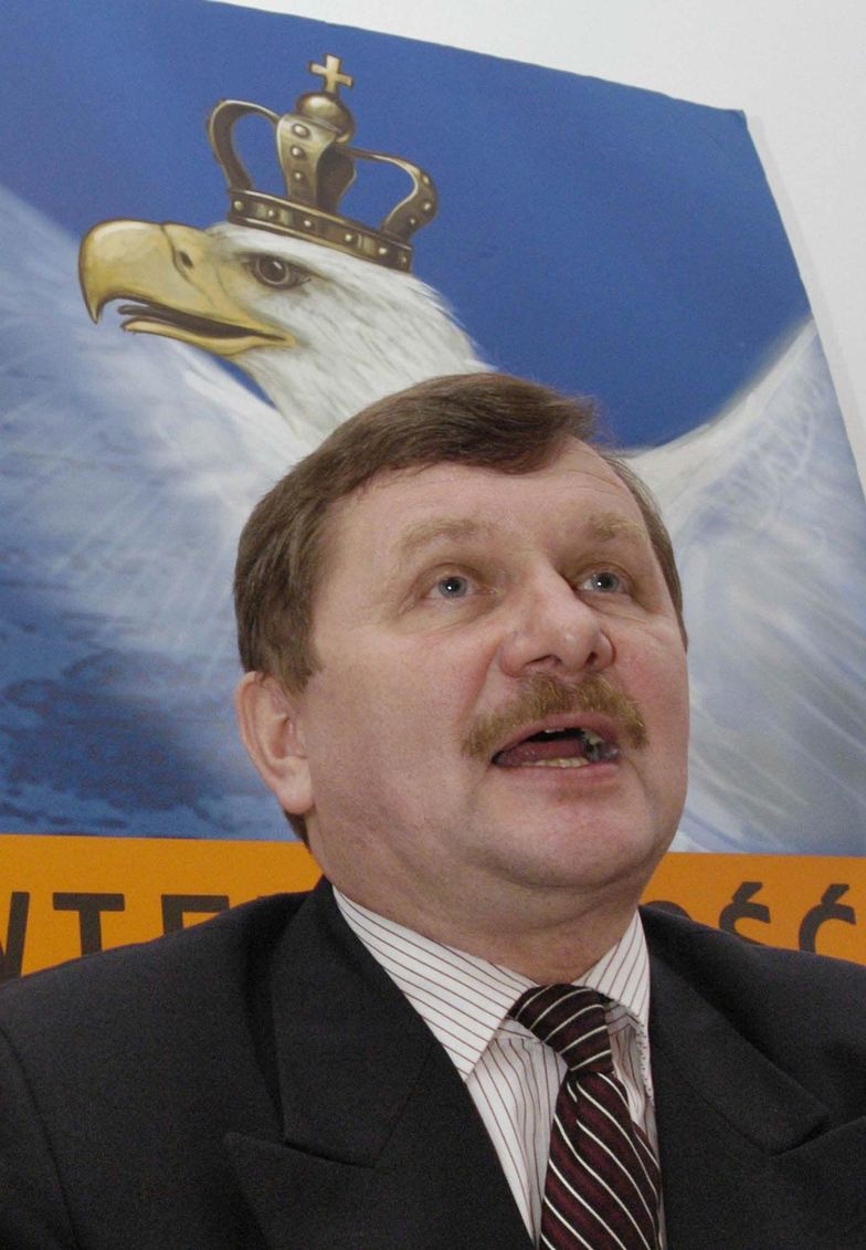 Był posłem, wójtem, działał w Ruchu Narodowym. Teraz ma przypilnować twoich interesów