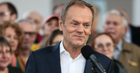 Tusk się założył o jedno euro. Chodzi o inflację