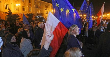 Policja podsumowała protest w Warszawie. Jedno kluczowe słowo. "Bezpiecznie"