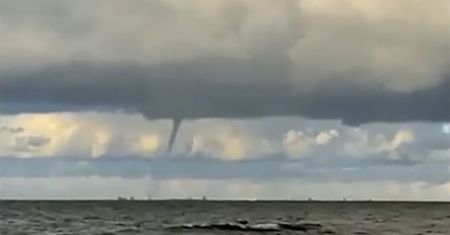 Trąba wodna nad Zatoką Gdańską. Media obiegło niepokojące nagranie