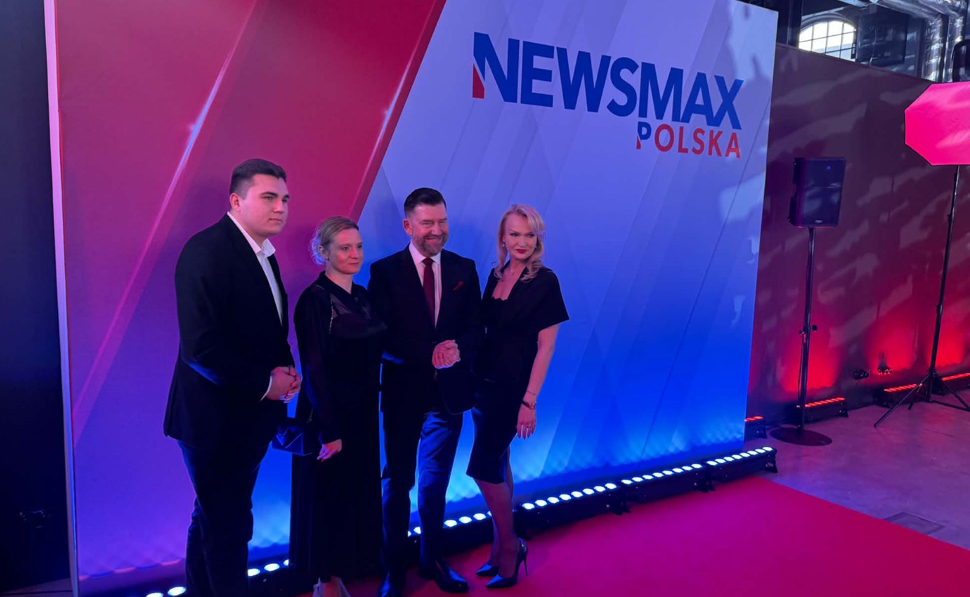 Opublikowano koncesję Newsmax Polska. Co zapisano w dokumencie?