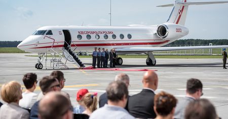VIP-y przestaną latać z LOT-em. W 2018 r. trafią pod skrzydła wojska