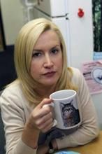 Angela Kinsey w niezbyt romantycznej komedii