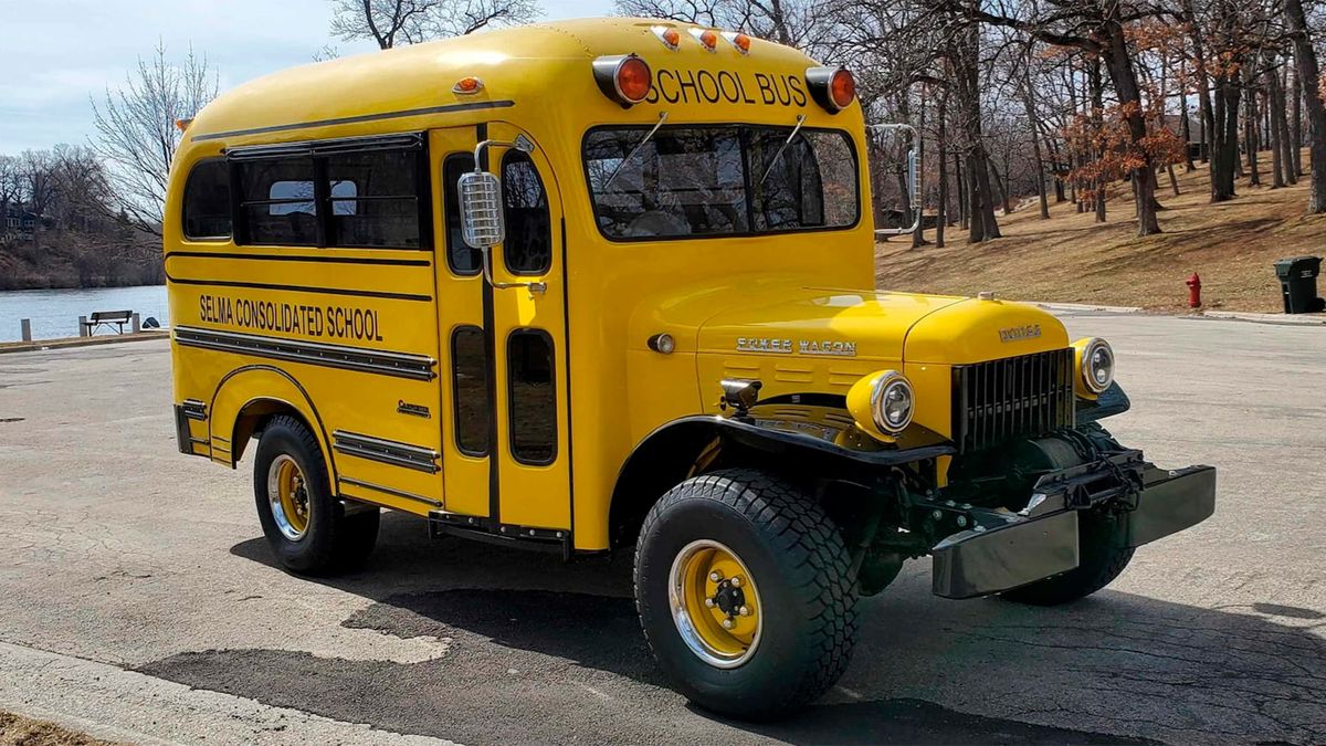 Czy szkolny bus może być emocjonujący? Jeszcze jak!