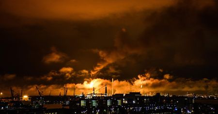 Pożar w rafinerii Shella w Rotterdamie. Część zakładu została zamknięta