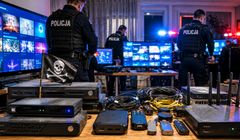 Piractwo telewizyjne w Polsce. Policja ma mniej spraw, ale więcej podejrzanych
