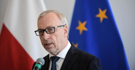 "Zejdziemy poniżej 10 proc.". Senator PO Bogdan Zdrojewski bije na alarm