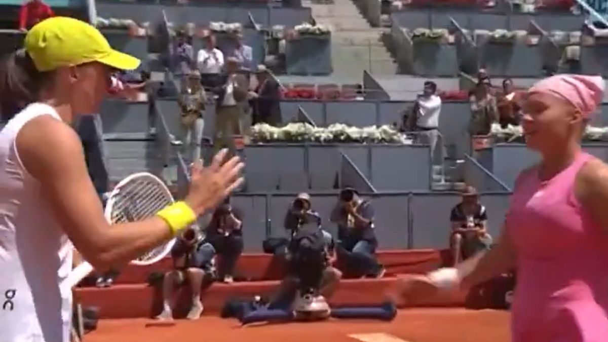 Twitter / wta / Kamery uchwyciły, jak po meczu zachowała się Iga Świątek