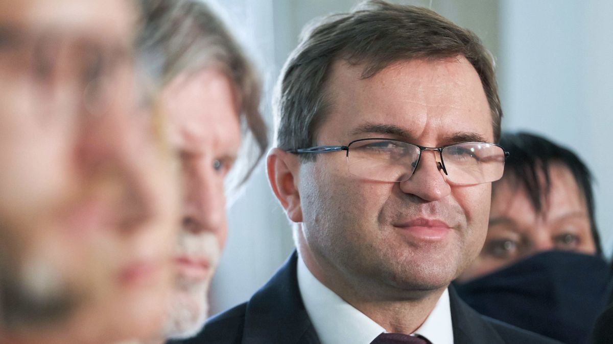 Zbigniew Girzy�ski Warszawa, 08.07.2021. Pose� Zbigniew Girzy�ski (P) podczas konferencji prasowej w Sejmie w Warszawie, 8 bm. Pos�owie powiadomili o za�o�eniu nowego ko�a poselskiego Polskie Sprawy. (kf) PAP/Mateusz MarekMateusz Marek9, 9., Dziewi�ta, IX kadencja, kadencji, klub parlamentarny, konferencja, nowe ko�o polselskie, parlament, polityk, polityka, pose�, Sejm RP, Zbigniew Girzy�ski