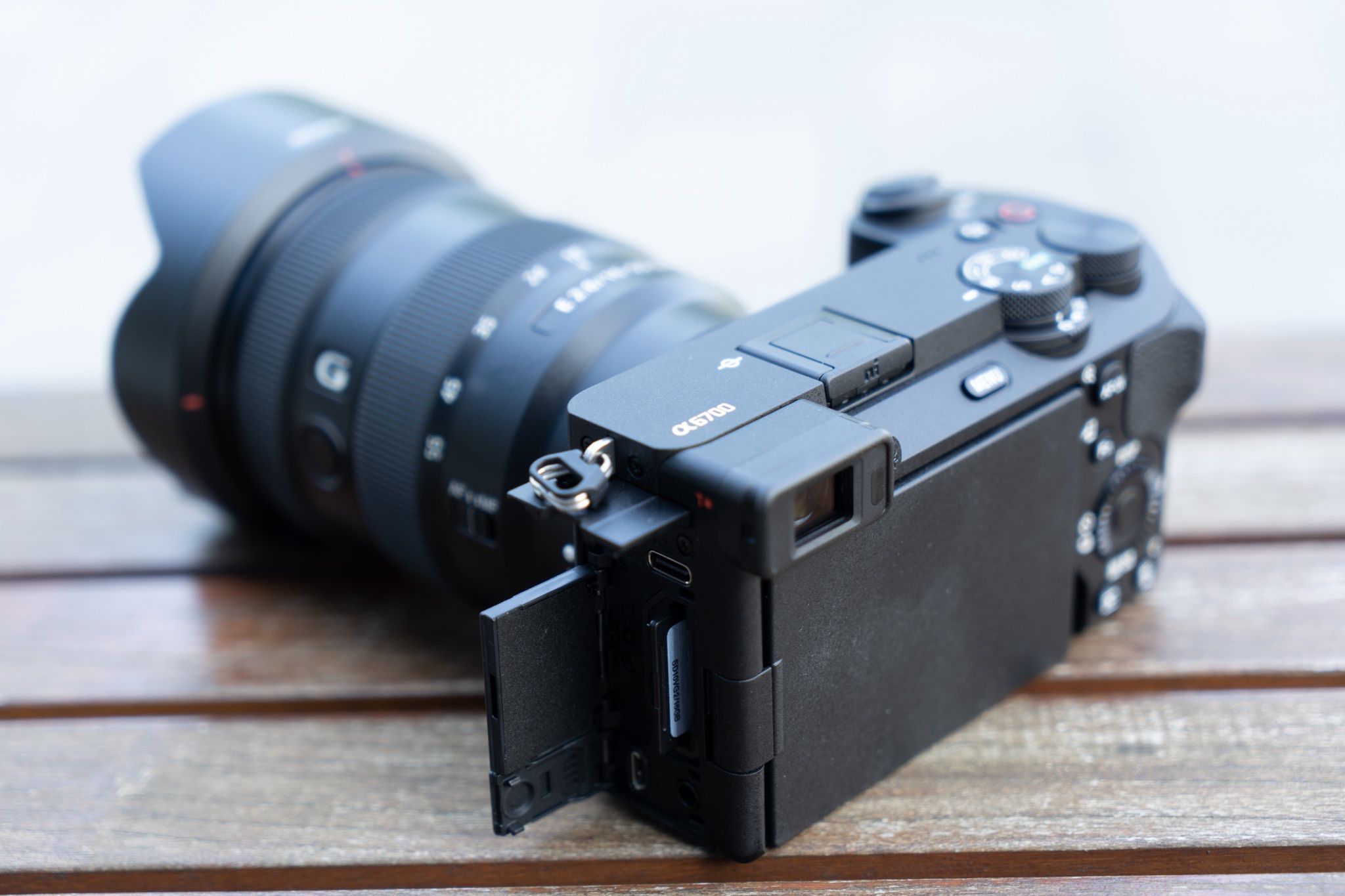 Sony A6700