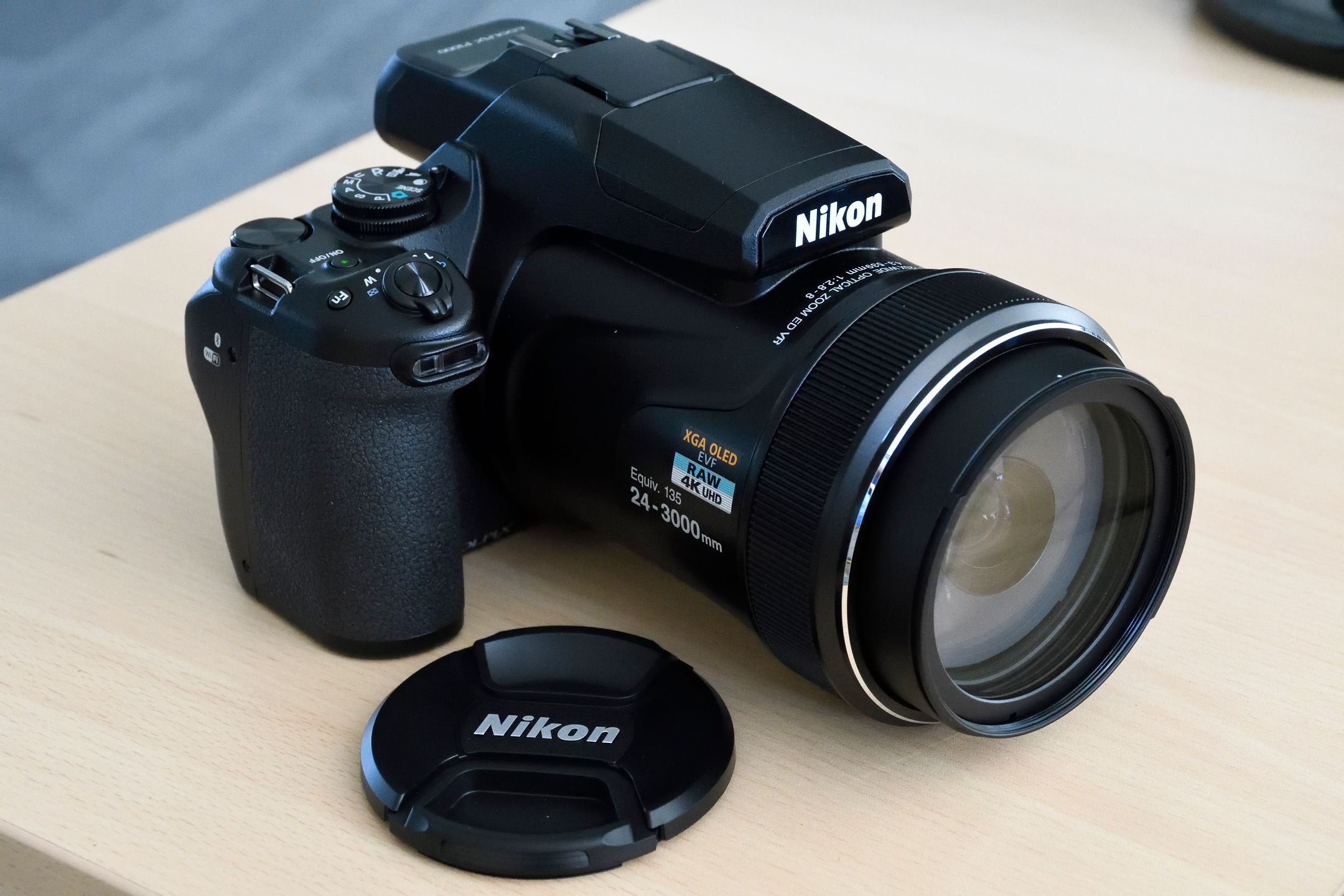 Nikon Coolpix P1000 z megazoomem do 3000 mm może być twoim teleskopem 3