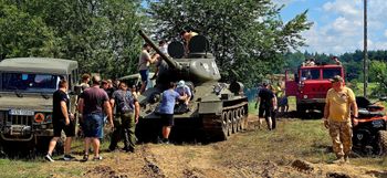 "Cud nad Wisłą" w Płocku 2026. Czołg z 1920 roku, sprzęt militarny i rodzinny piknik